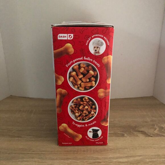 DASH Dog Treat Maker 8-Bones Non-Stick Homemade Dog Snacks White New in Box - Picture 4 of 5